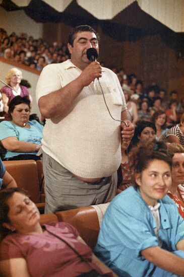 Anatoly Kashpirovsky's televised treatment sessions