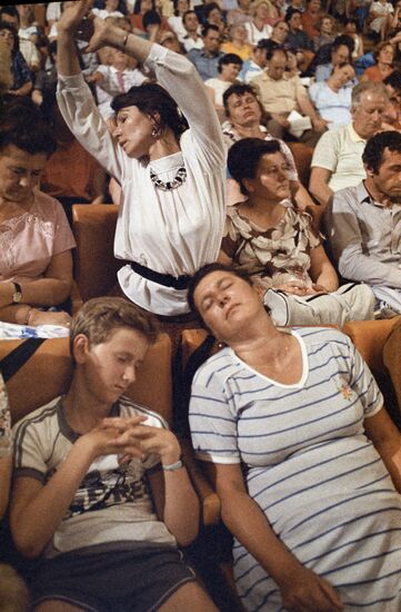 Anatoly Kashpirovsky's televised treatment sessions