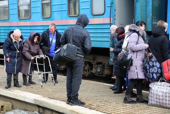 Ukraine DPR LPR Tension Refugees