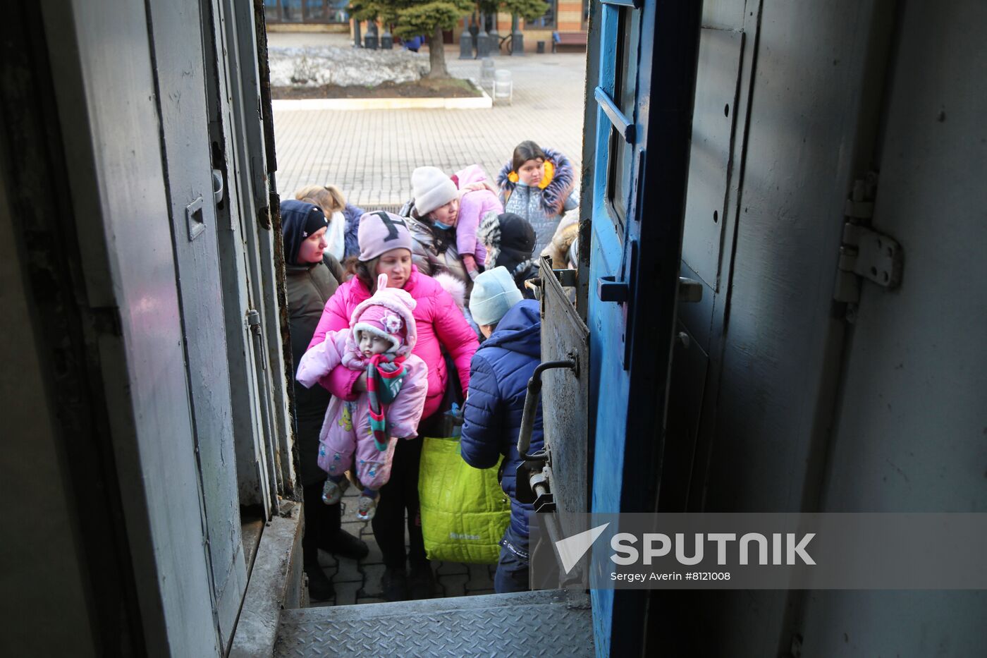 Ukraine DPR LPR Tension Refugees