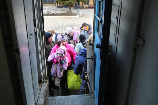 Ukraine DPR LPR Tension Refugees