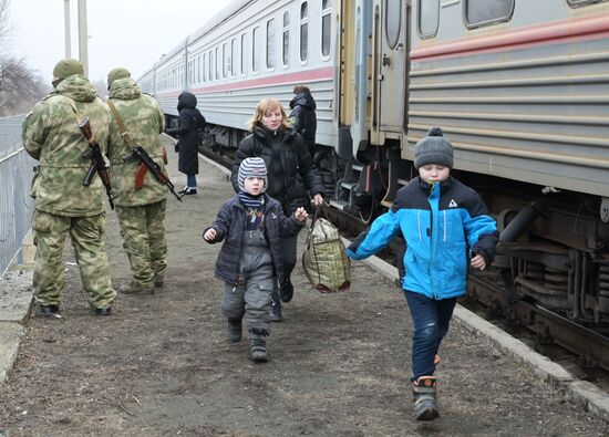 Ukraine DPR Tension Evacuation