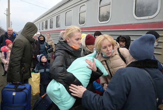 Ukraine DPR Tension Evacuation