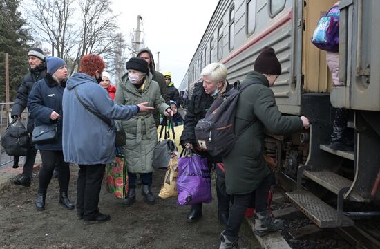 Ukraine DPR Tension Evacuation