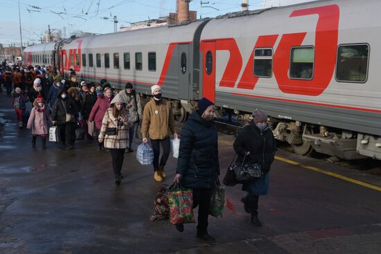 Russia Ukraine DPR Tension Evacuation
