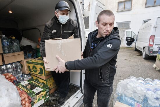 Russia Ukraine Evacuees Humanitarian Aid