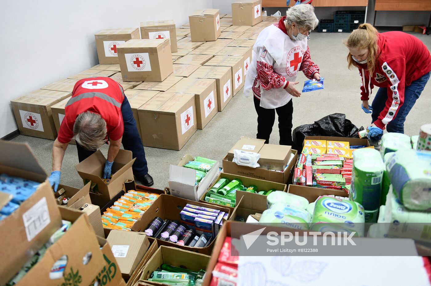 Russia Ukraine Evacuees Humanitarian Aid