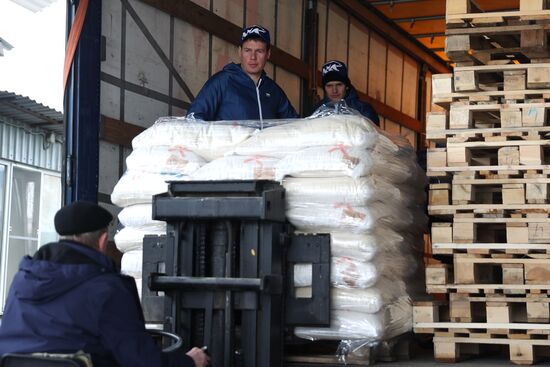 Russia Ukraine Evacuees Humanitarian Aid
