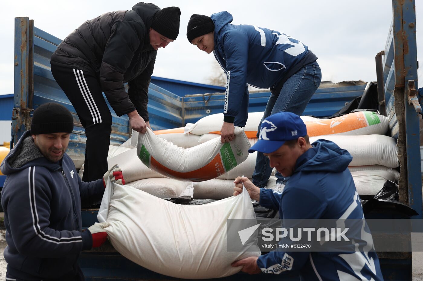 Russia Ukraine Evacuees Humanitarian Aid
