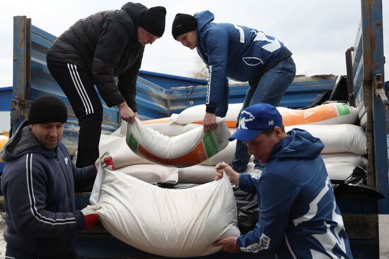 Russia Ukraine Evacuees Humanitarian Aid