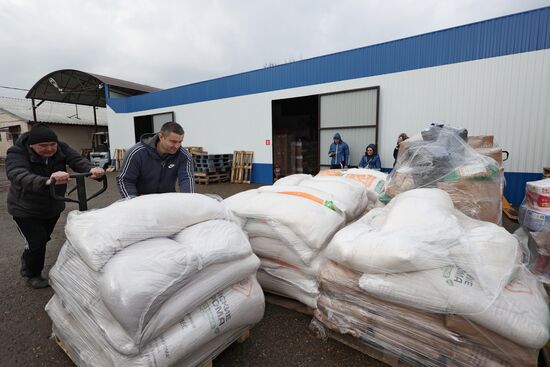 Russia Ukraine Evacuees Humanitarian Aid
