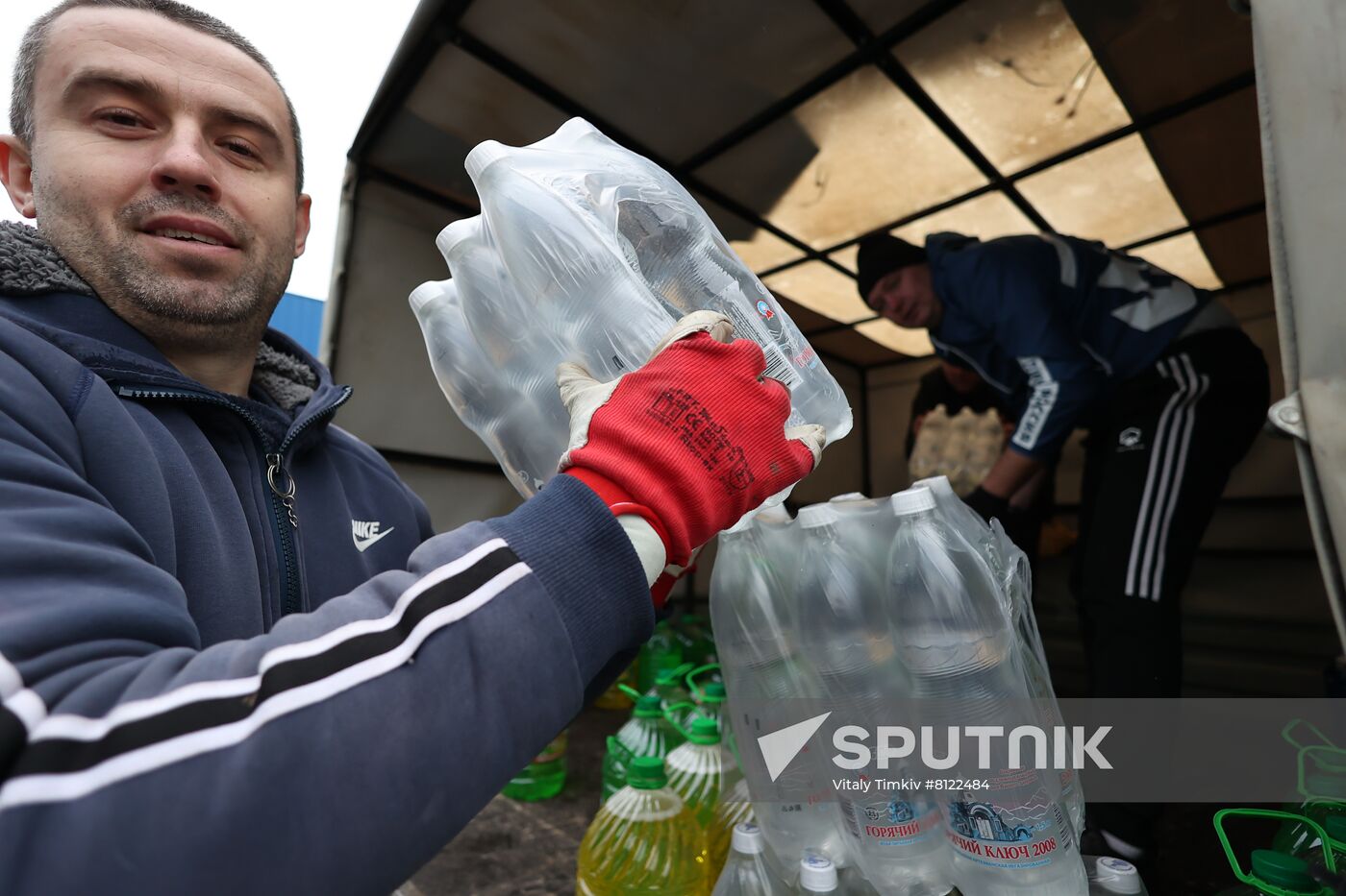 Russia Ukraine Evacuees Humanitarian Aid