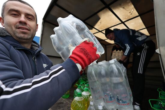 Russia Ukraine Evacuees Humanitarian Aid