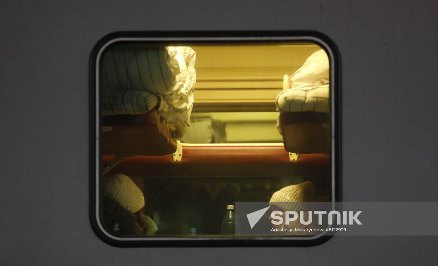 Russia LPR DPR Evacuees