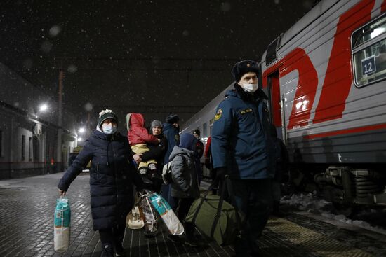 Russia LPR DPR Evacuees