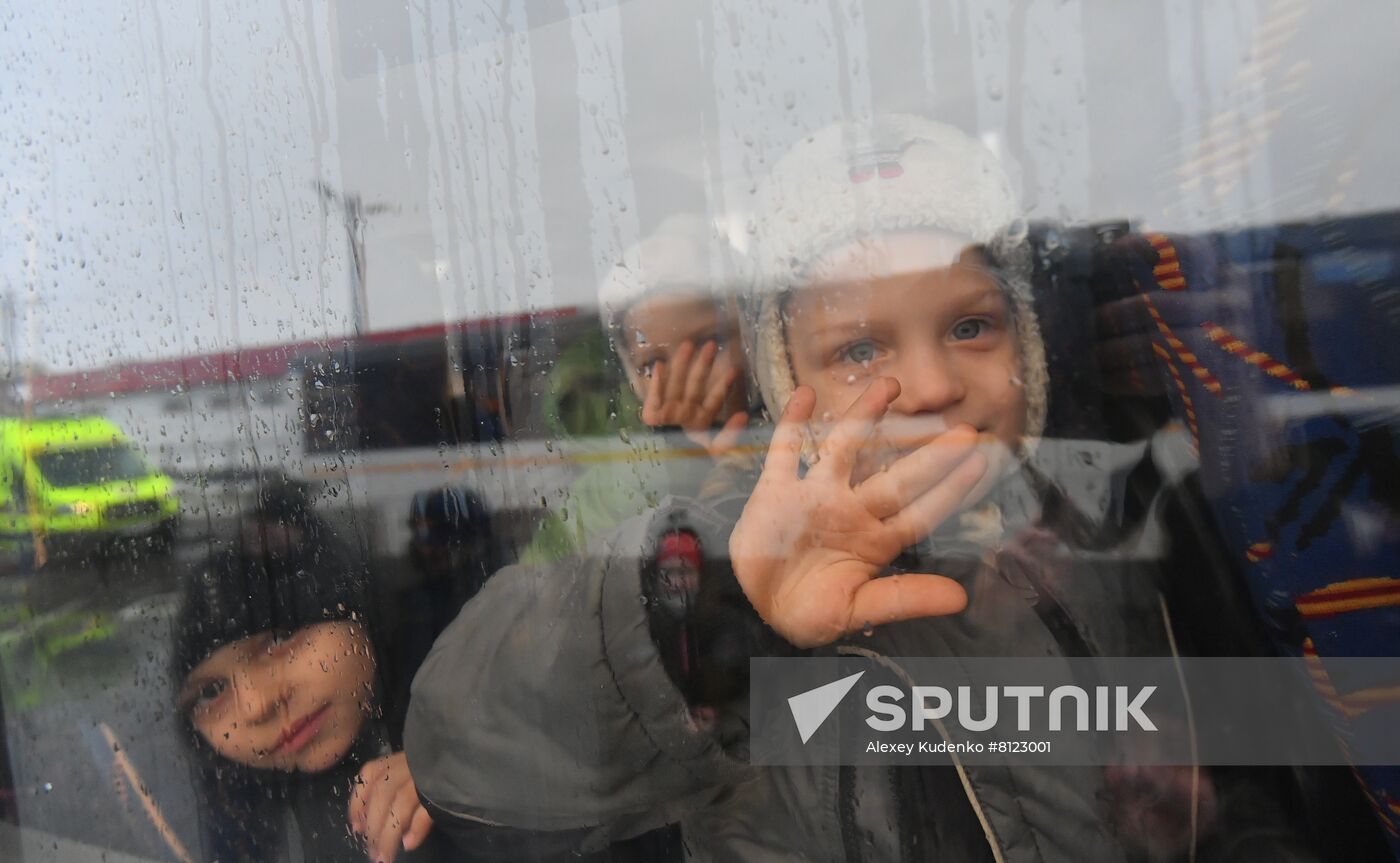 Russia LPR DPR Evacuees