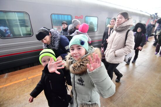 Russia LPR DPR Evacuees
