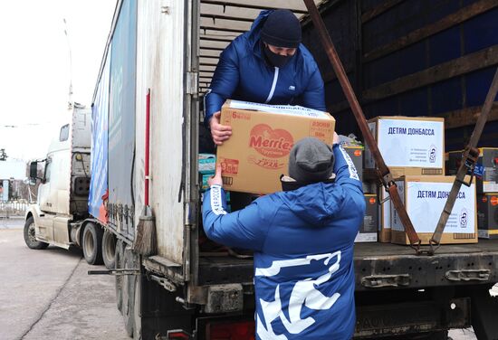 Russia Ukraine Evacuees Humanitarian Aid