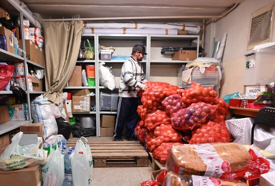 Russia Ukraine Evacuees Humanitarian Aid