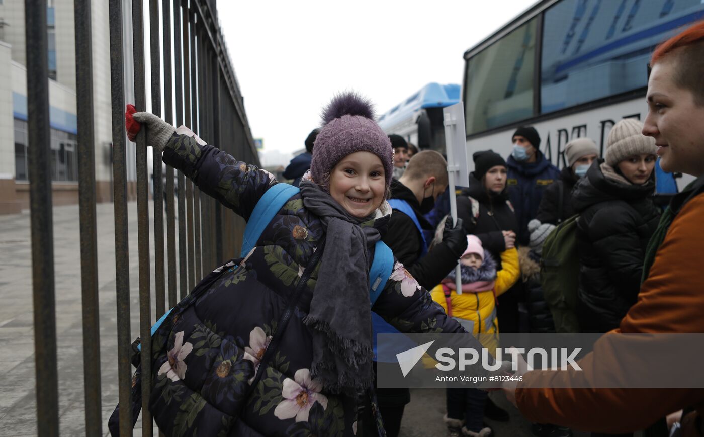 Russia LPR DPR Evacuees