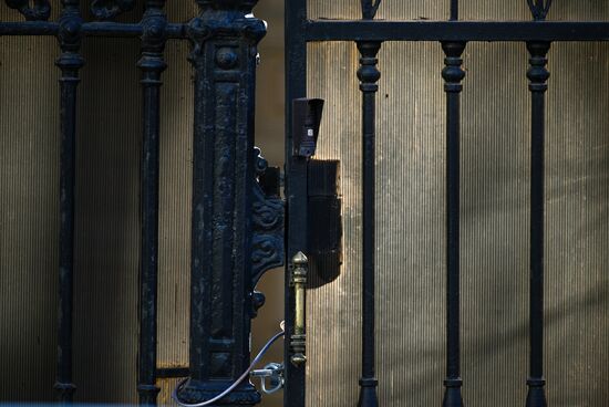 Russia Ukraine Embassy Closing