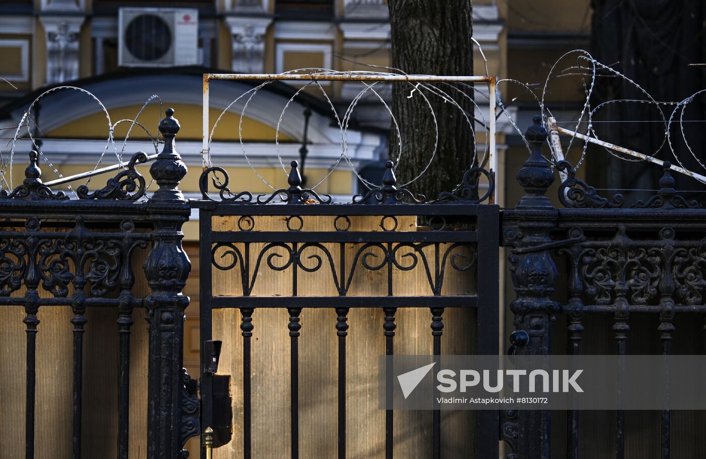 Russia Ukraine Embassy Closing