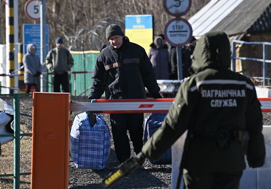 Belarus Ukraine Border Refugees