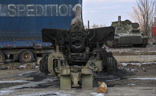 Ukraine Russia Military Operation Berdyansk Artillery Unit