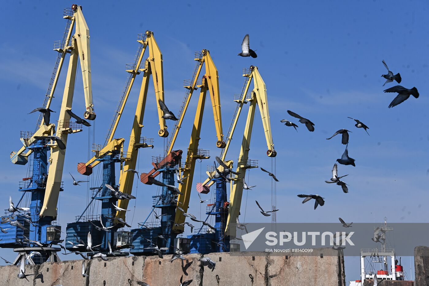 Ukraine Russia Military Operation Berdyansk Naval Base
