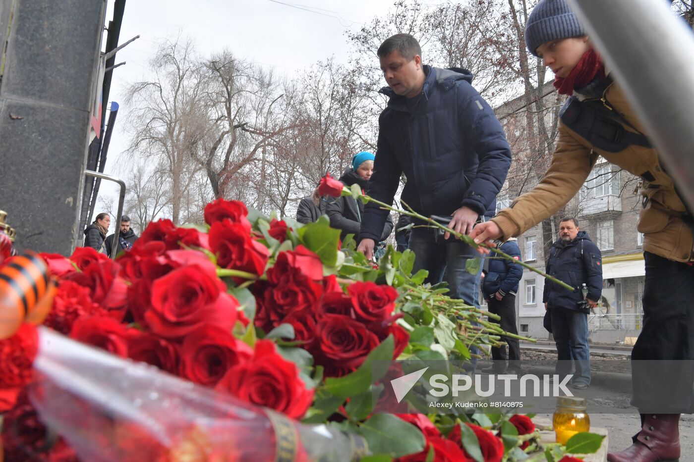 DPR Flowers Laying