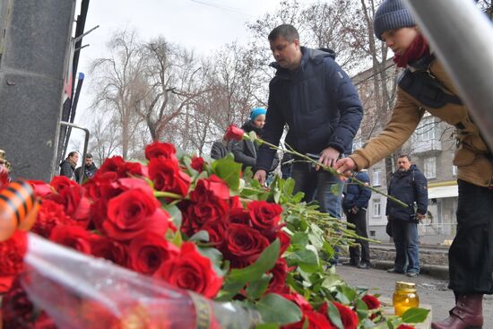 DPR Flowers Laying