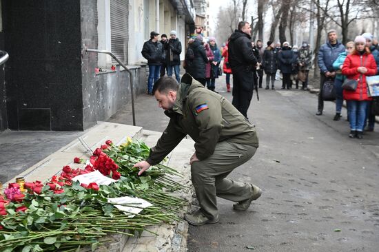 DPR Flowers Laying