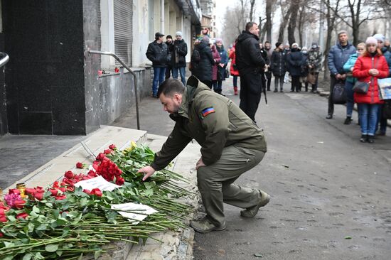 DPR Flowers Laying