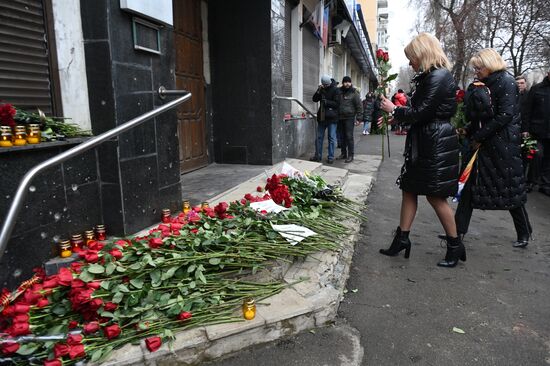 DPR Flowers Laying