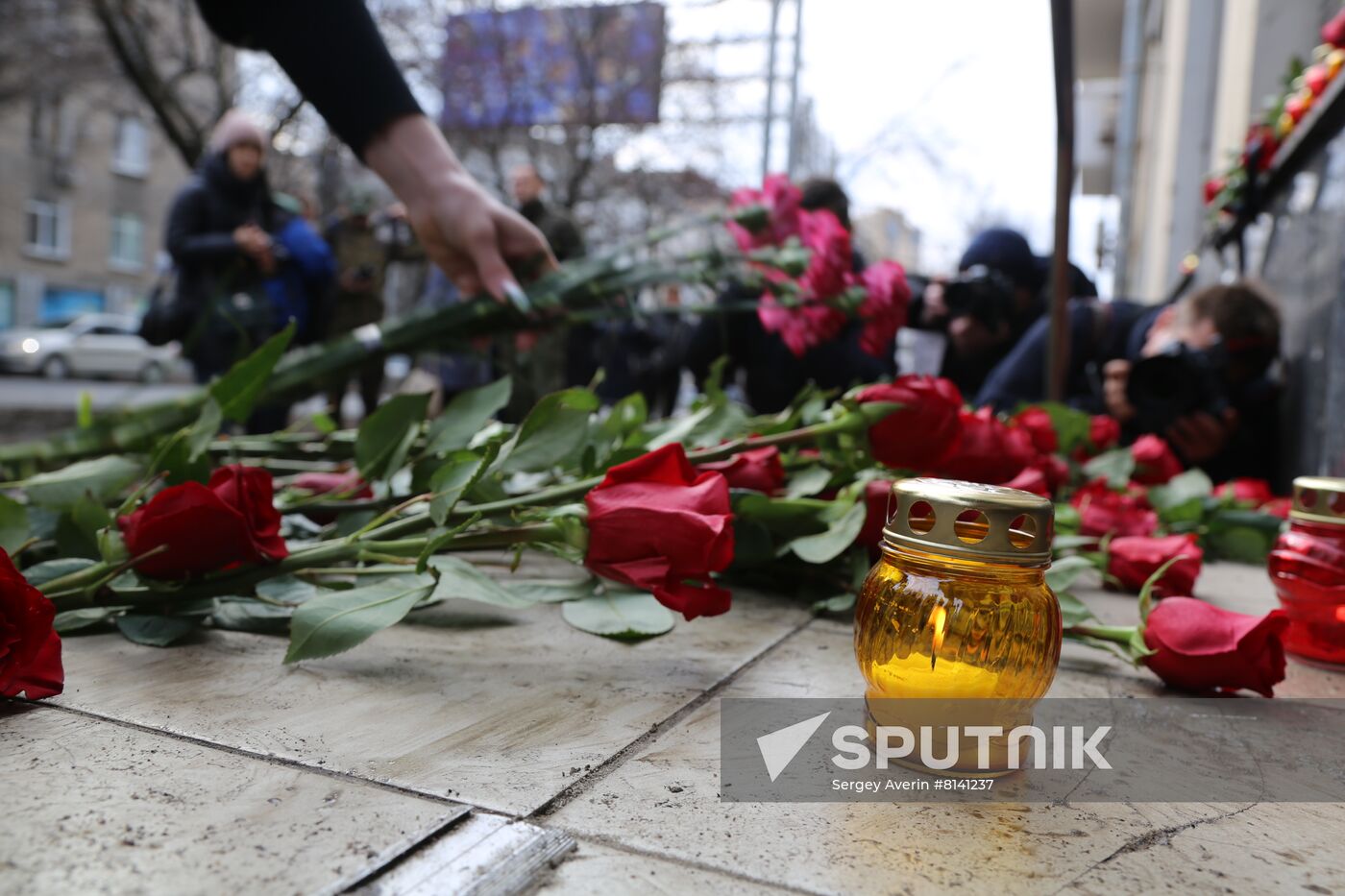 DPR Flowers Laying