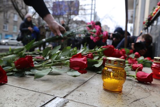 DPR Flowers Laying