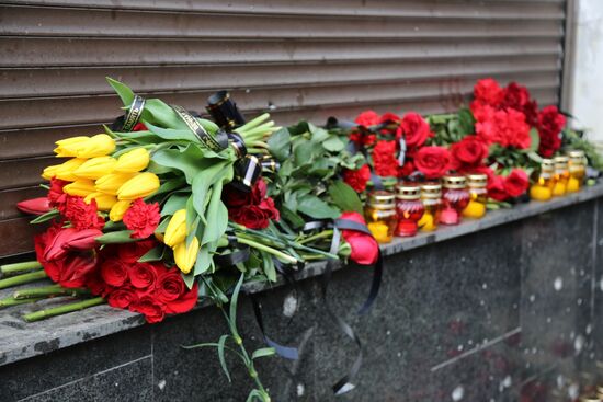DPR Flowers Laying
