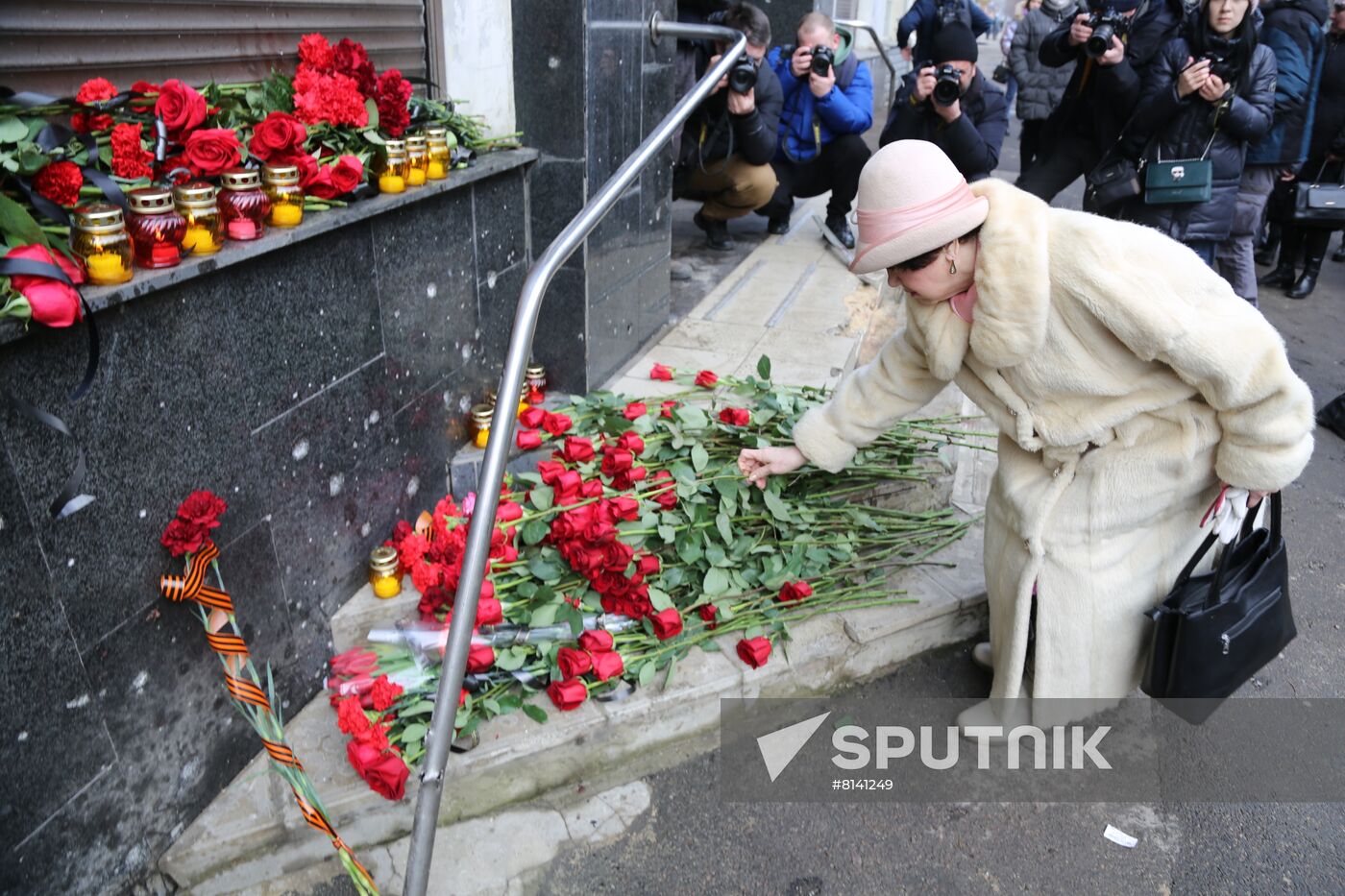 DPR Flowers Laying