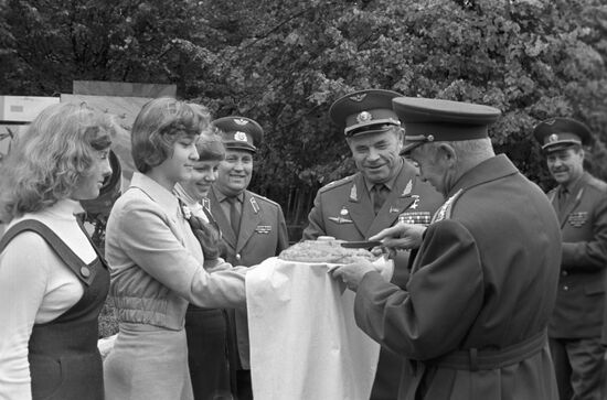 Czechoslovak military delegation visits Moscow
