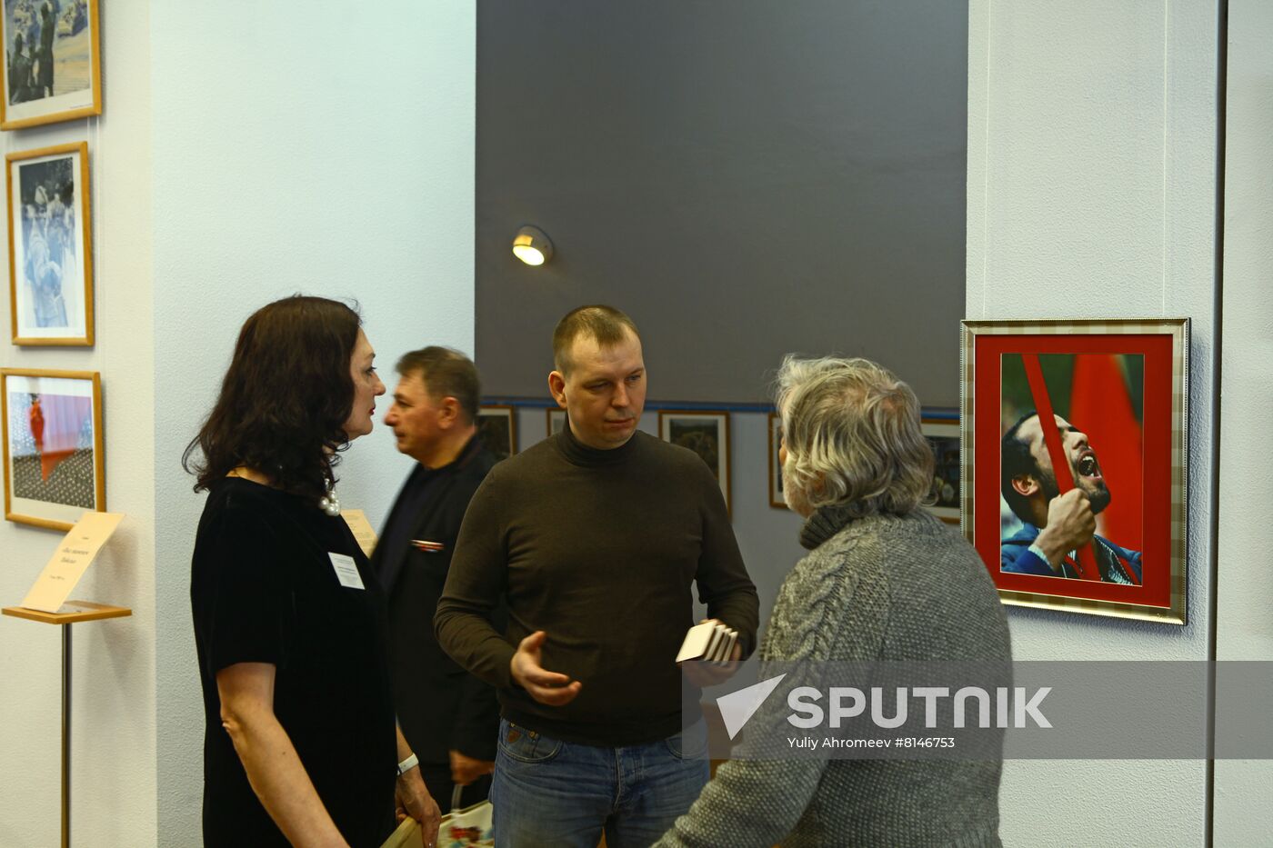 Soldiers on Duty project by photojournalist Vladimir Vyatkin
