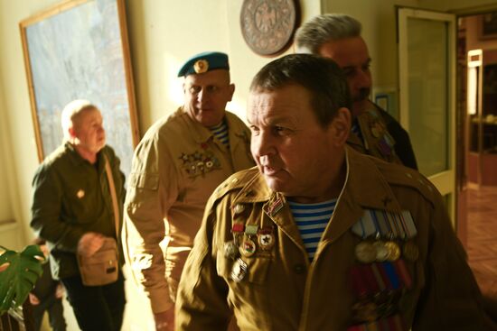Soldier's Labor exhibition by photojournalist Vladimir Vyatkin