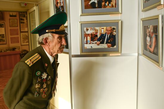 Soldier's Labor exhibition by photojournalist Vladimir Vyatkin