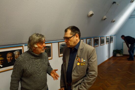 Soldiers on Duty project by photojournalist Vladimir Vyatkin