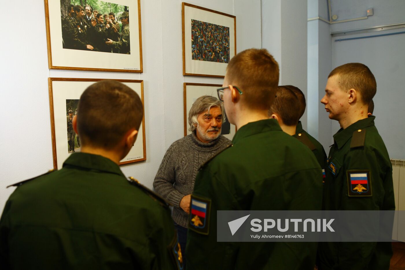 Soldier's Labor exhibition by photojournalist Vladimir Vyatkin