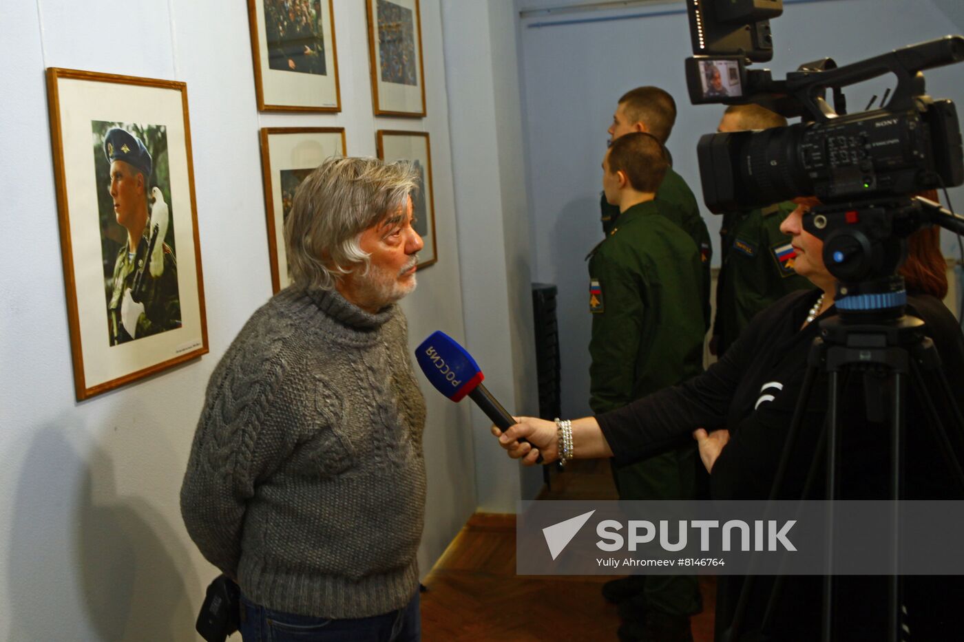 Soldier's Labor exhibition by photojournalist Vladimir Vyatkin