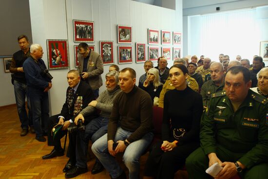 Soldier's Labor exhibition by photojournalist Vladimir Vyatkin