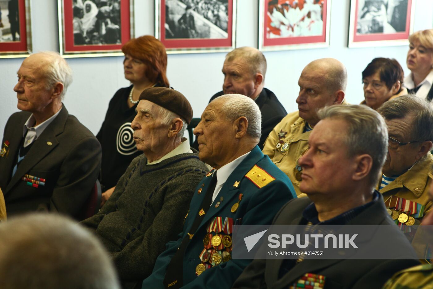 Soldier's Labor photo exhibition by photo correspondent Vladmir Vyatkin