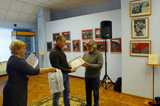 Soldier's Labor photo exhibition by photo correspondent Vladmir Vyatkin