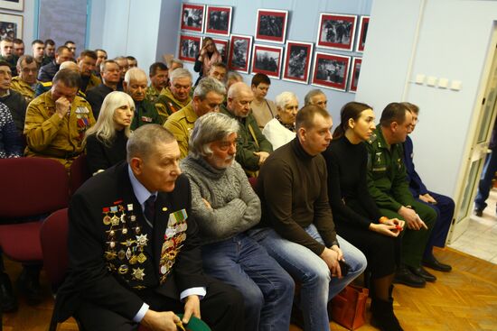 Soldier's Labor photo exhibition by photo correspondent Vladmir Vyatkin