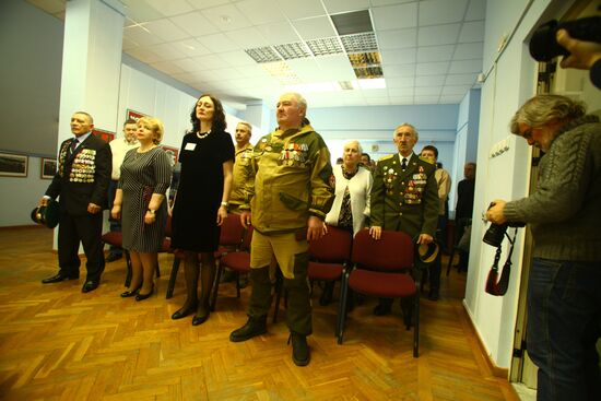 Soldiers on Duty project by photojournalist Vladimir Vyatkin